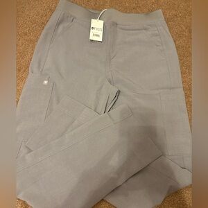 MENS FIGS AXIM CARGO PANTS MEDIUM!